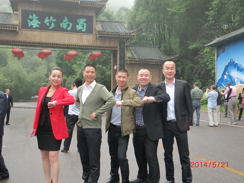 �c���´��ڴ��_��D